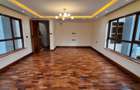 4 Bed House with En Suite in Rosslyn - 16