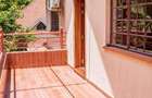 6 Bed Townhouse with En Suite at Lavington - 16