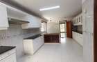 5 Bed Townhouse with En Suite in Spring Valley - 4