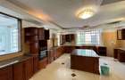 6 Bed House in Nyari - 4