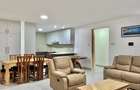 Serviced 2 Bed Apartment with En Suite at Valley Arcade - 5