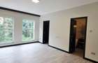 3 Bed Apartment with En Suite in Riverside - 9