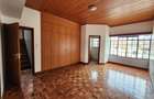 5 Bed House with En Suite in Lavington - 8