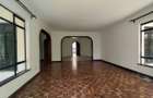 5 Bed Townhouse with En Suite in Westlands Area - 12
