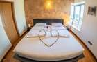 Serviced 2 Bed Apartment with En Suite at Wood Avenue - 6