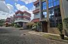5 Bed House with En Suite in Lavington - 2