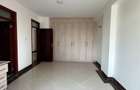 3 Bed Apartment with En Suite at Hatheru Road - 5