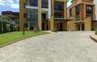 5 Bed Townhouse with En Suite in Lavington - 1