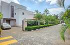 4 Bed Townhouse with En Suite in Lavington - 6