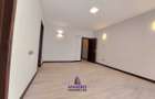 3 Bed Apartment with En Suite at Riverside Drive - 12