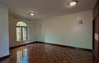 5 Bed Townhouse with En Suite in Kileleshwa - 10