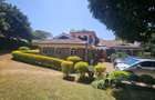 5 Bed House with En Suite in Lavington - 16