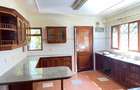 5 Bed Townhouse with En Suite in Spring Valley - 4