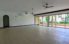 3 Bed Apartment with En Suite at Greenwood Drive - 8
