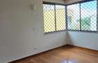 5 Bed Townhouse with En Suite at Off Convent Drive - 2