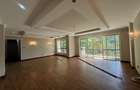 3 Bed Apartment in Riverside - 1