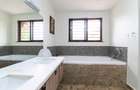 5 Bed Townhouse with En Suite in Lavington - 13