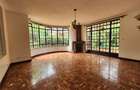 5 Bed House with En Suite in Lavington - 13