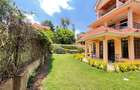 5 Bed Townhouse with En Suite in Lavington - 2