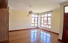 5 Bed Townhouse with En Suite at Lavington - 14