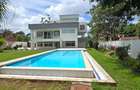 5 Bed House with En Suite in Runda - 1