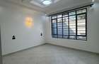 3 Bed House with En Suite in Eastern ByPass - 17