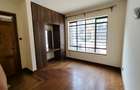 5 Bed Townhouse with En Suite in Lavington - 8