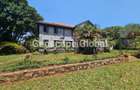 5 Bed House with En Suite in Runda - 2