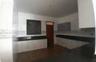 3 Bed Apartment with En Suite in Tudor - 2