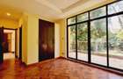 5 Bed Townhouse with En Suite in Lavington - 4