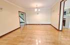 5 Bed Townhouse with En Suite in Westlands Area - 17