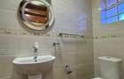 5 Bed Townhouse with En Suite in Lavington - 10