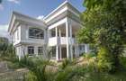 5 Bed Villa with En Suite in Runda - 4