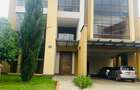 5 Bed Townhouse with En Suite in Lavington - 1