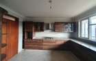 4 Bed Apartment with En Suite at Githuri Rd - 7