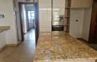 4 Bed Apartment with En Suite in Riverside - 11