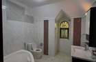 5 Bed Townhouse with En Suite at Othaya Road - 12