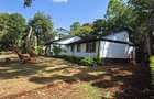 4 Bed House with En Suite at Loresho Crescent - 4