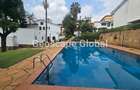 5 Bed House with En Suite in Riverside - 2