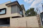 5 Bed Villa with En Suite in Westlands Area - 20