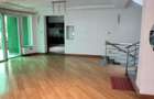 4 Bed Townhouse with En Suite in Riverside - 5