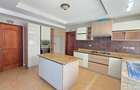 4 Bed Apartment with En Suite at Riverside Drive - 3