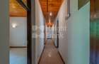 10 Bed House with Garden at Rosslyn Lone Tree - 6