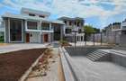 5 Bed Villa with En Suite at 5 Bedroom Villa - 5