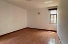 4 Bed Apartment with Swimming Pool in Riverside - 19