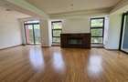 4 Bed House with En Suite in Garden Estate - 4