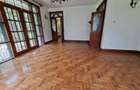 5 Bed House with En Suite in Runda - 14