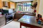 4 Bed House with En Suite in Ridgeways - 10