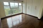 4 Bed Apartment with En Suite at Riverside - 8