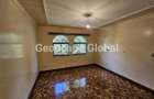5 Bed House with En Suite in Spring Valley - 2